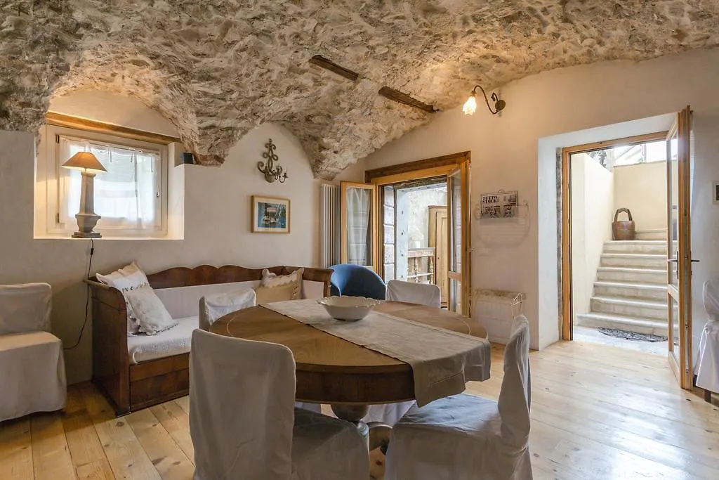 Holiday home Casa Di Laura Villa Roe